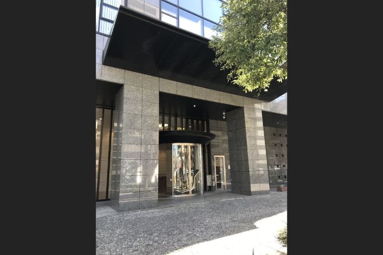 コンシェリア西新宿タワーズウエストのエントランス